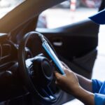 5 Essential Steering Wheel Warning Signs Drivers Can’t Ignore